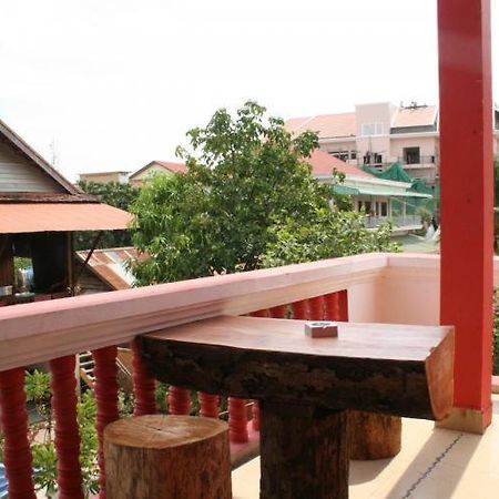 Ladybug Guesthouse Siem Reap Bagian luar foto