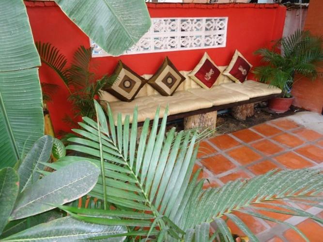 Ladybug Guesthouse Siem Reap Bagian luar foto